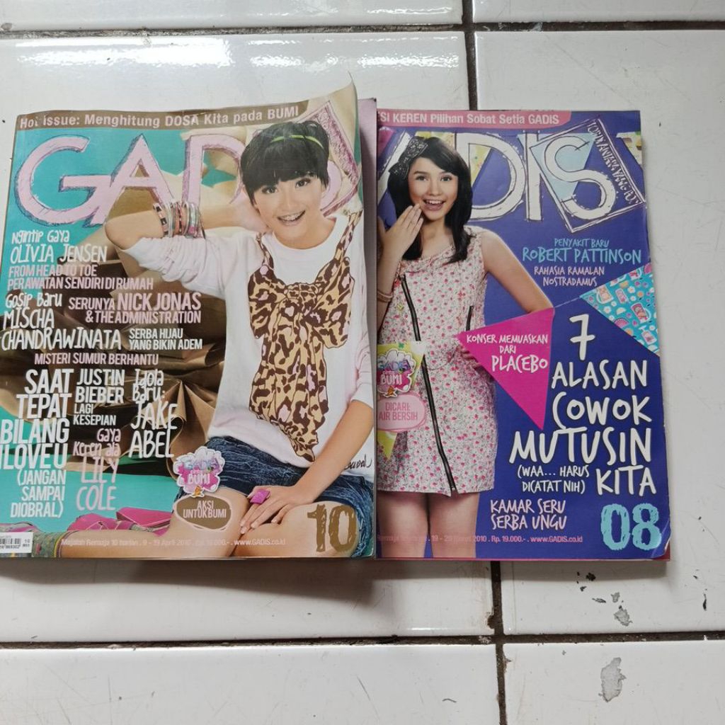 Majalah gadis no. 08 & 10 tahun 2010