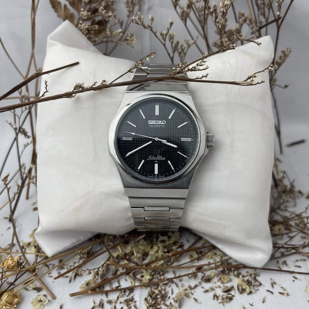 SEIKO NAUTILUS SILVER WAVE