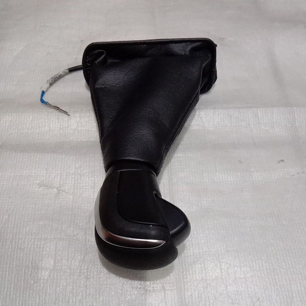 shift Knop Tuas persneling Matic Suzuki Ertiga Original