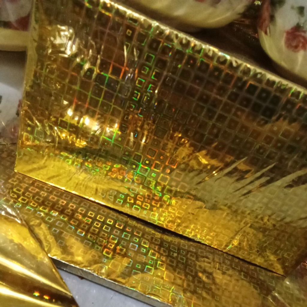 Kertas Hologram/kertas plastik hologram/plastik parcel/kertas parcel/plastik keranjang parcel/plasti