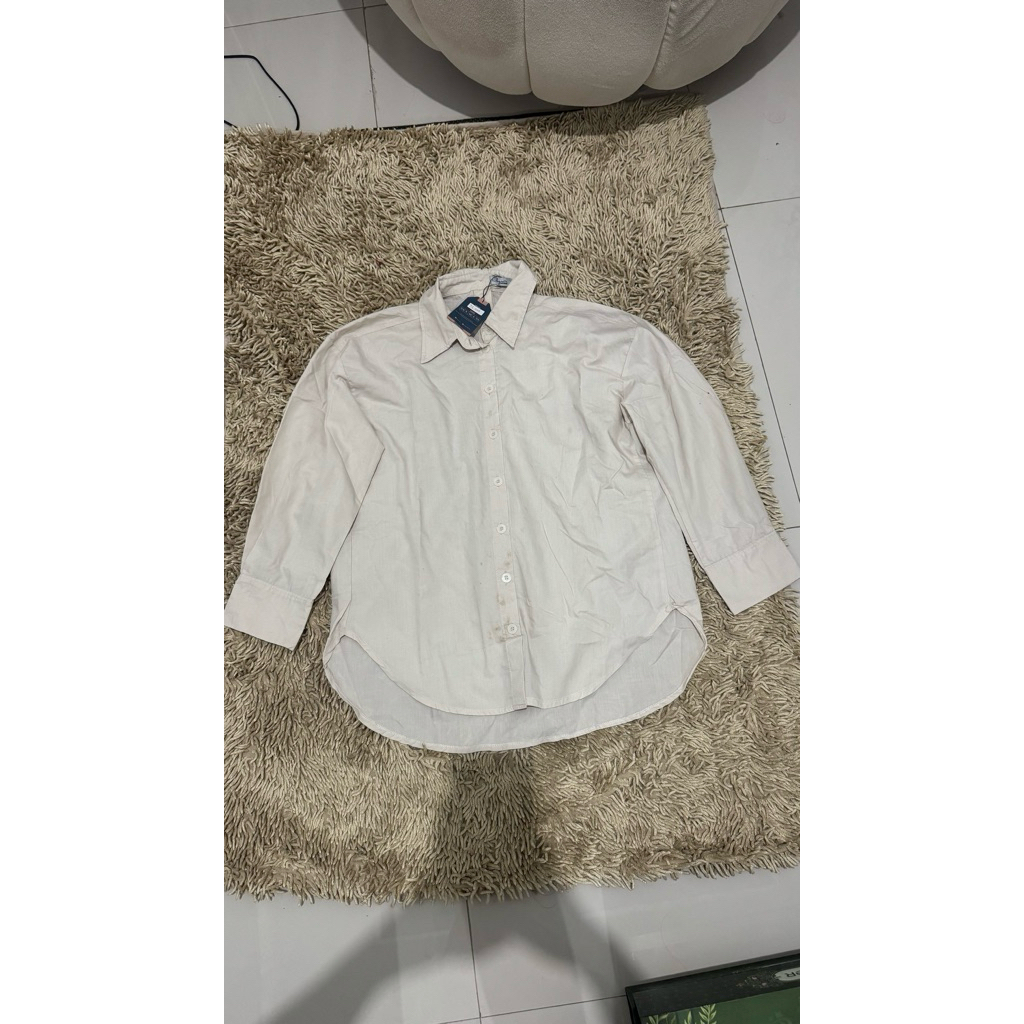 kemeja putih tulang by.u clothing