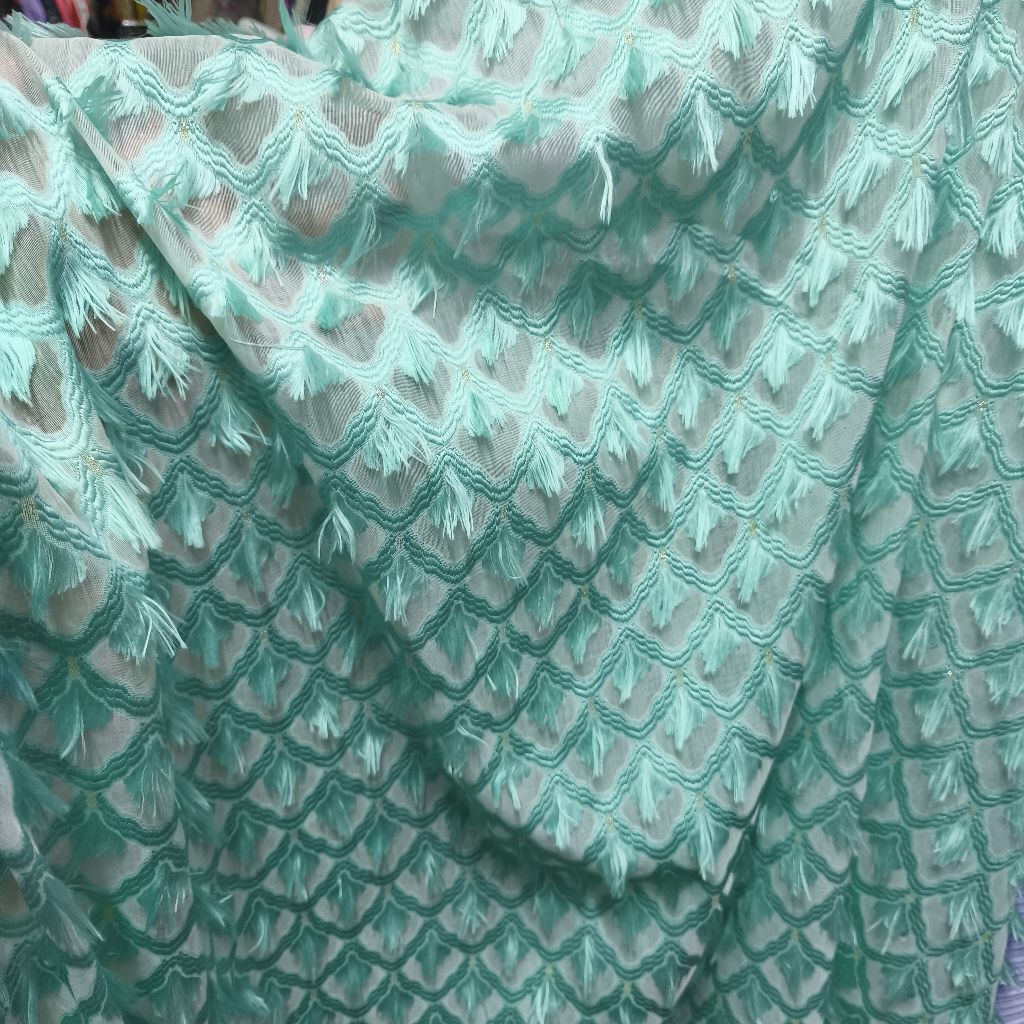 Kain Organza Bordir Motif Bulu Bulu Timbul – Tekstur Mewah, Elegan, dan Mengembang untuk Kebaya, Gau