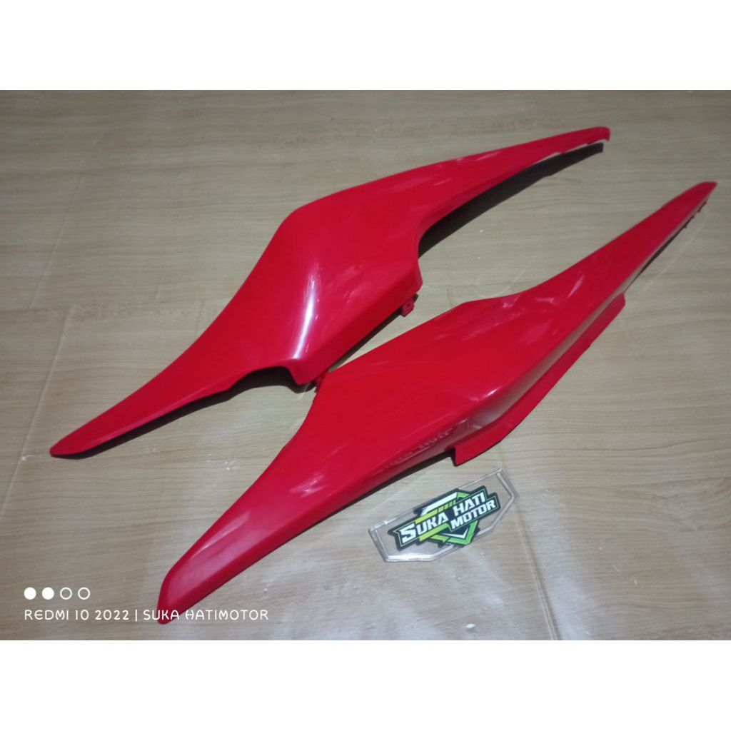Cover Body Belakang Kanan Kiri CB 150 R Old Merah.