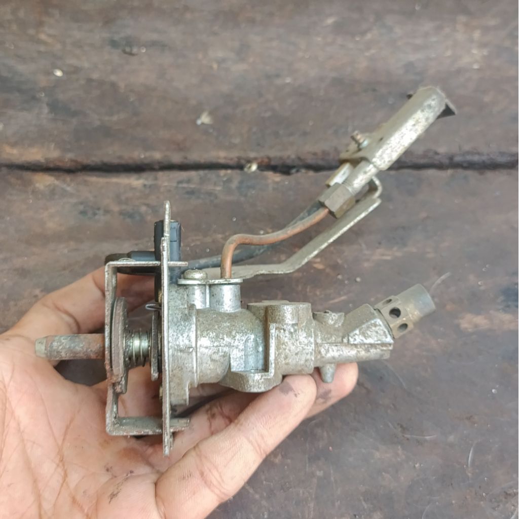 BEKAS Mesin kompor gas rinnai model lama