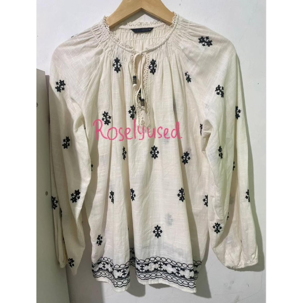 Preloved Zara Blouse Embroidered