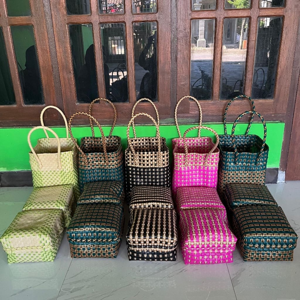 Tas Anyaman Jali Set Keben Isi 2 Meninggi (22×22×30)