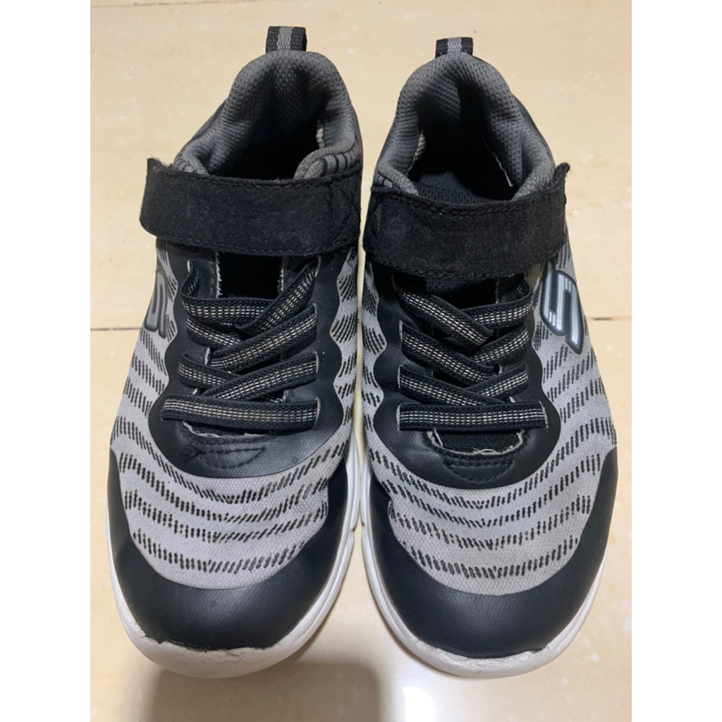 skechers kids shoes
