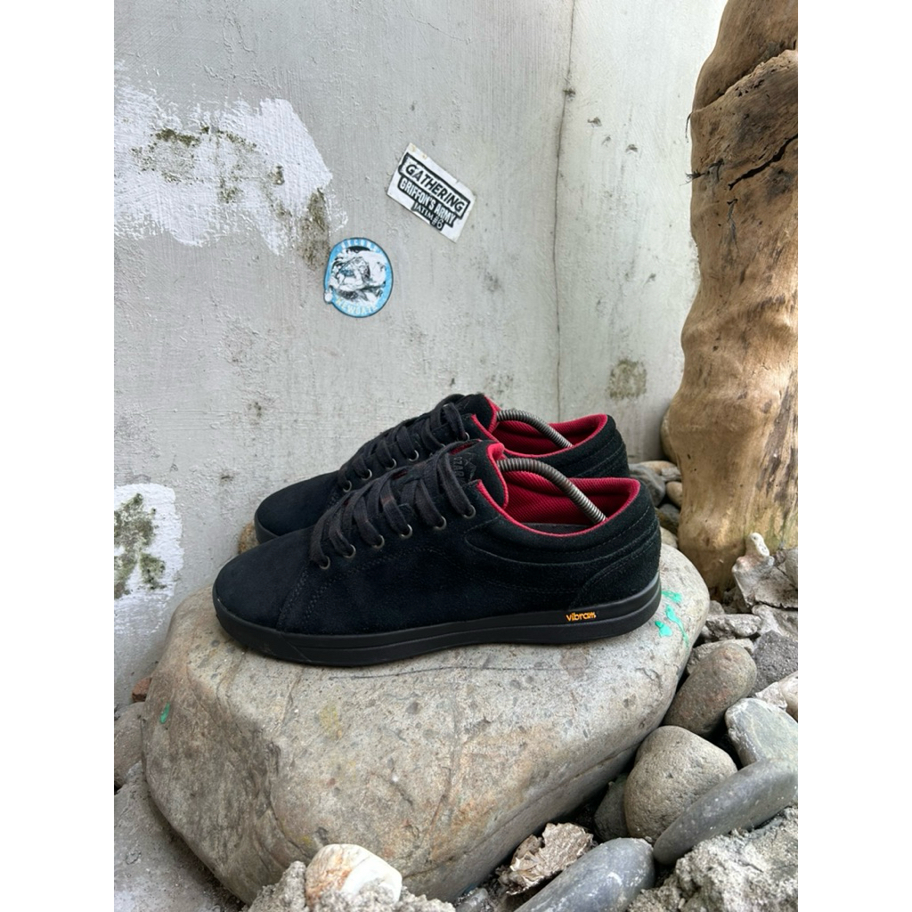 Ozark Gear Black Suede