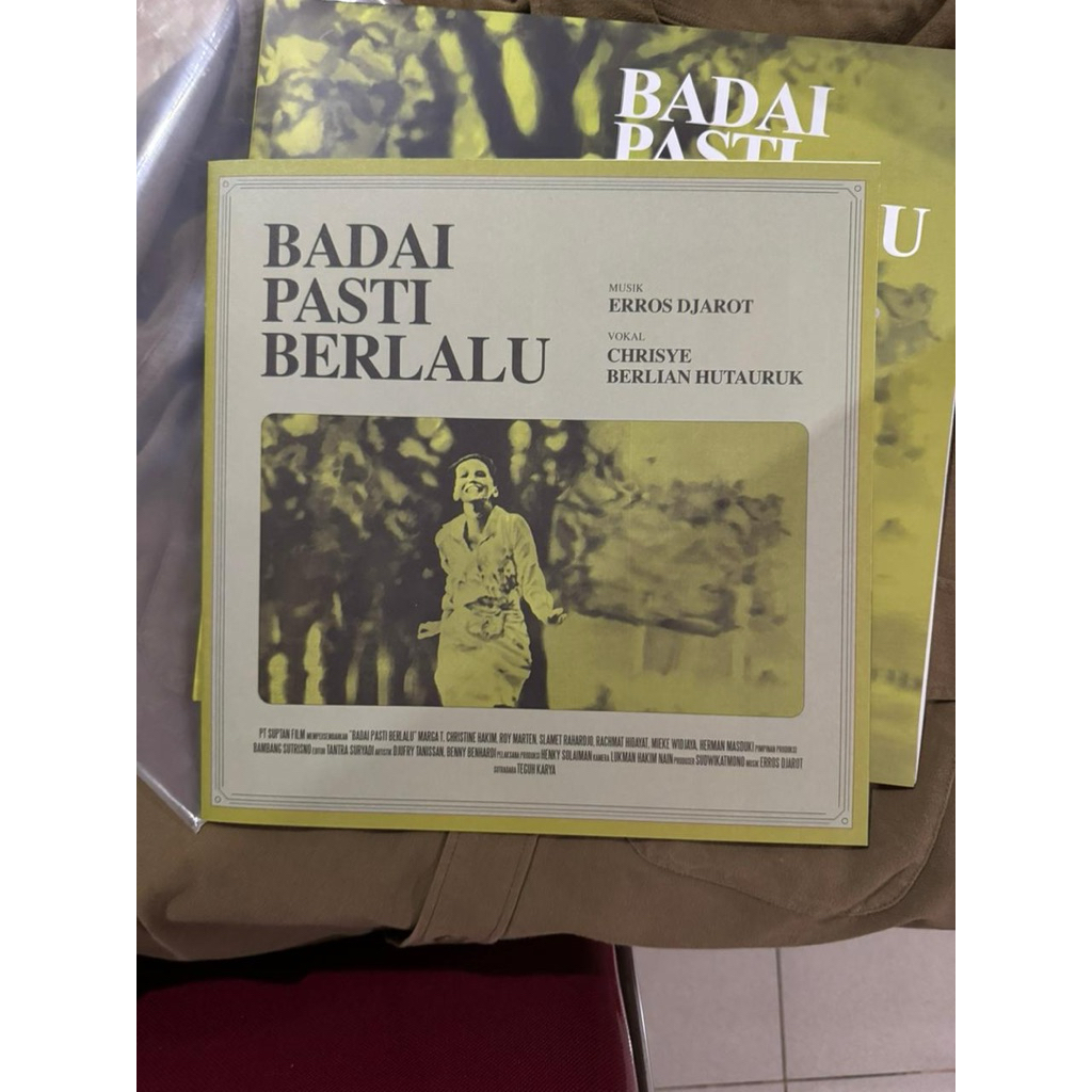 Vinyl Badai Pasti Berlalu - Sigend Green Vinyl (Original First Repress)