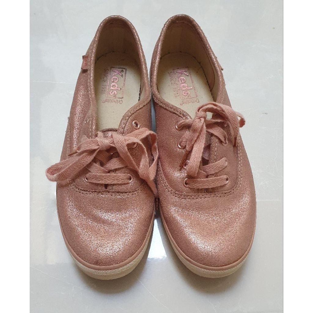 sepatu keds preloved