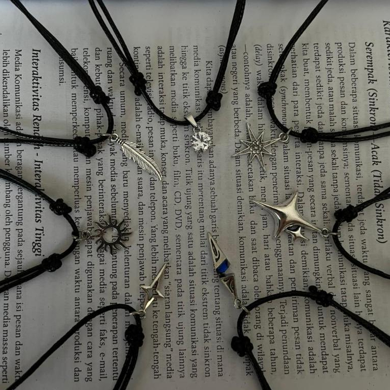 Kalung Tali Hitam Liontin Bintang untuk Pria dan Wanita