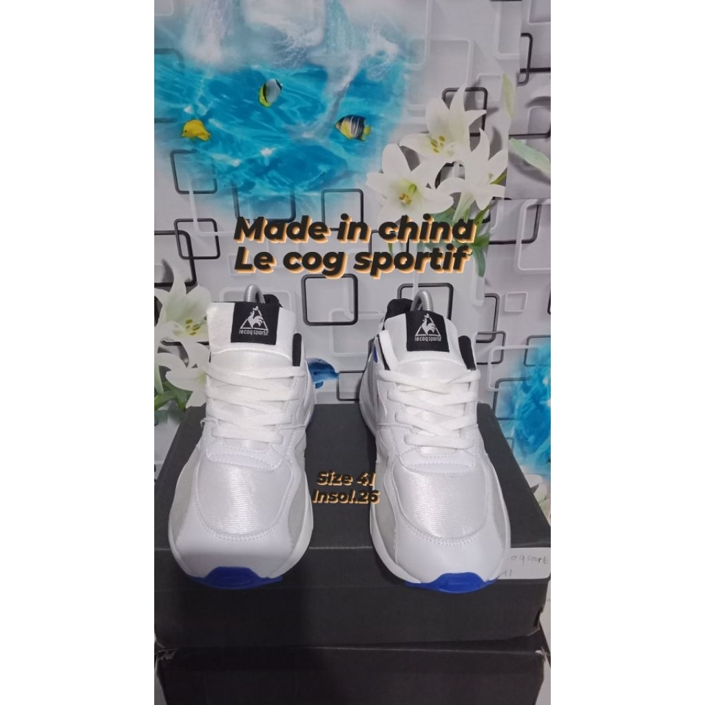 sepatu casual dan santai yg sangat elegand dan nyaman di pakai kemanapun le cog size 41 sportif