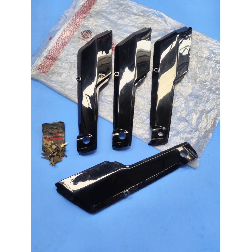 Cover Bok aki box aki kiri Honda WIN WIN100 Original