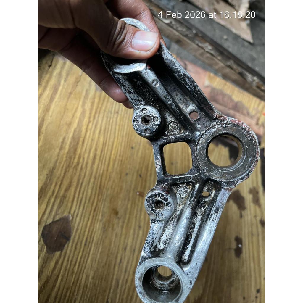 Segitiga Atas T Yamaha l2g l2sn rs100 Original / 2568