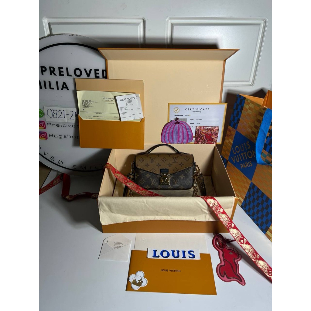 preloved rec 2024 Pochette metis east west monogram reverse authentic