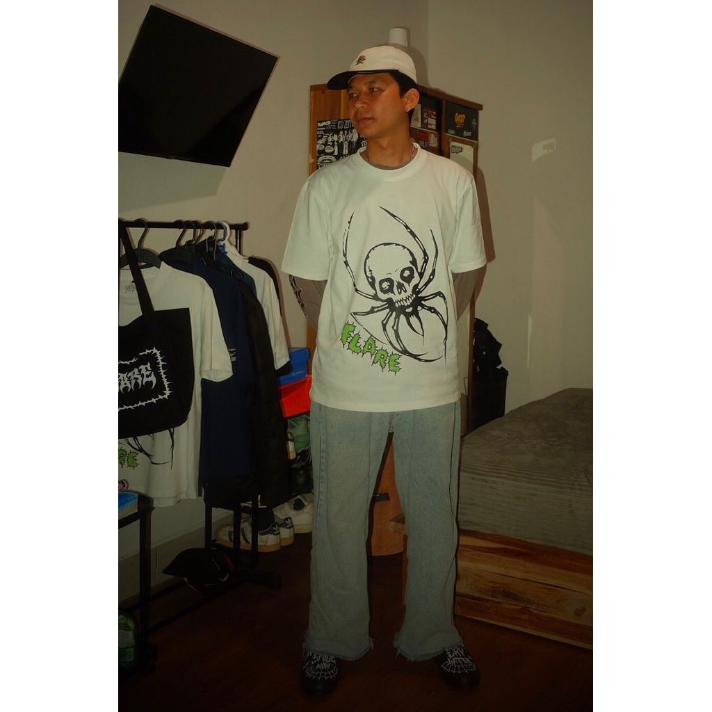 BLACK WIDOW | white tshirt