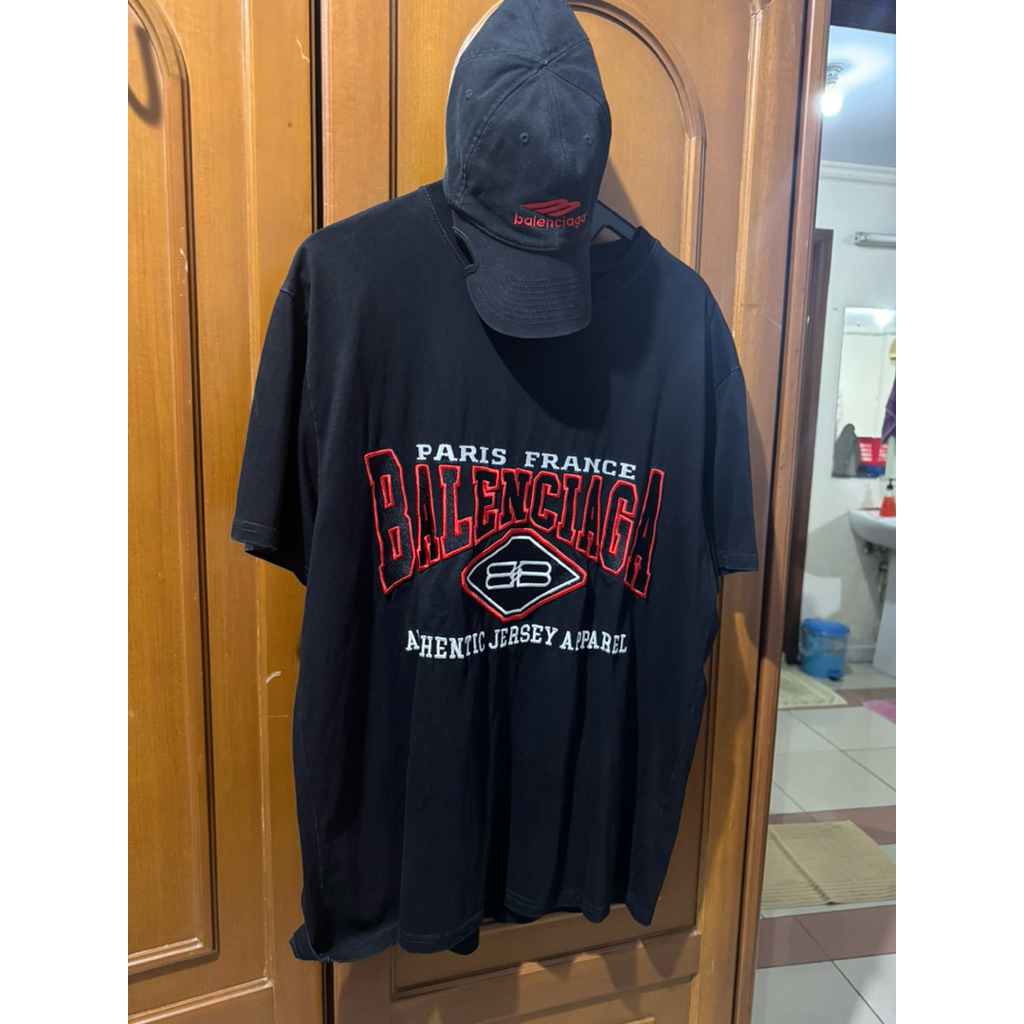 bundling balenciaga tee and cap topi kaos balenciaga set second