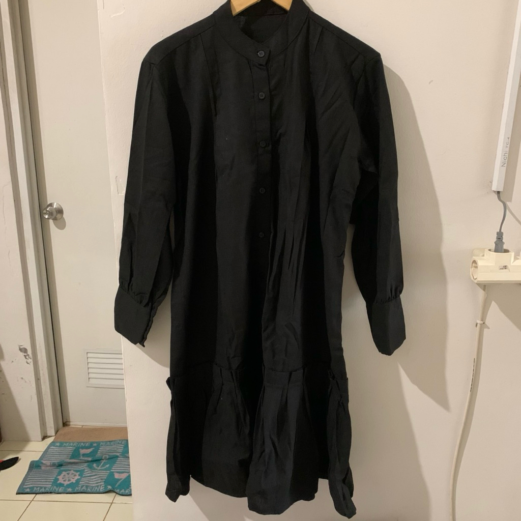 Tunik Hitam Ruffle Bawah - Tunik Hitam Polos - Tunik Linen Ruffle