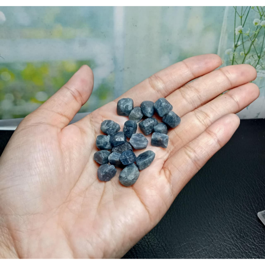 Natural Blue Sapphire rough (3)