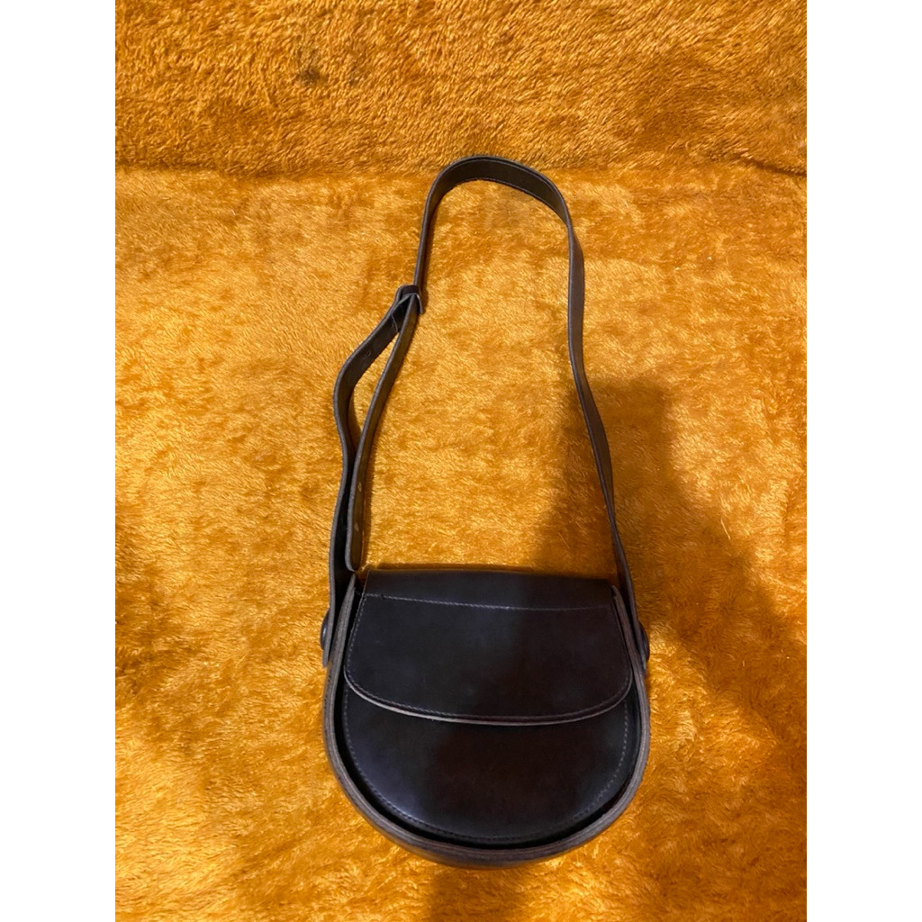 PL Tas Selempang Perempuan Kulit Hitam