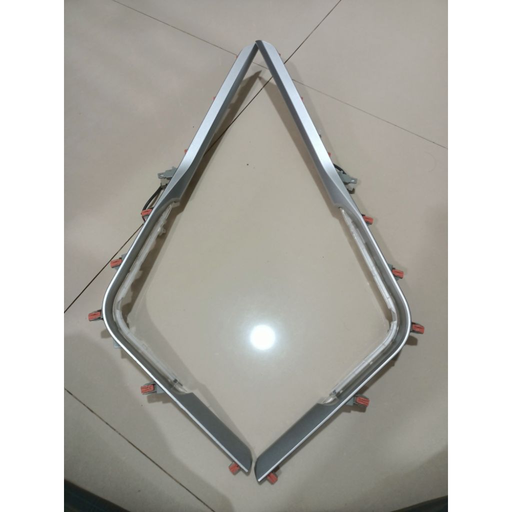 PANEL GARNISH KONSULBOX AVANZA VELOZ 2022