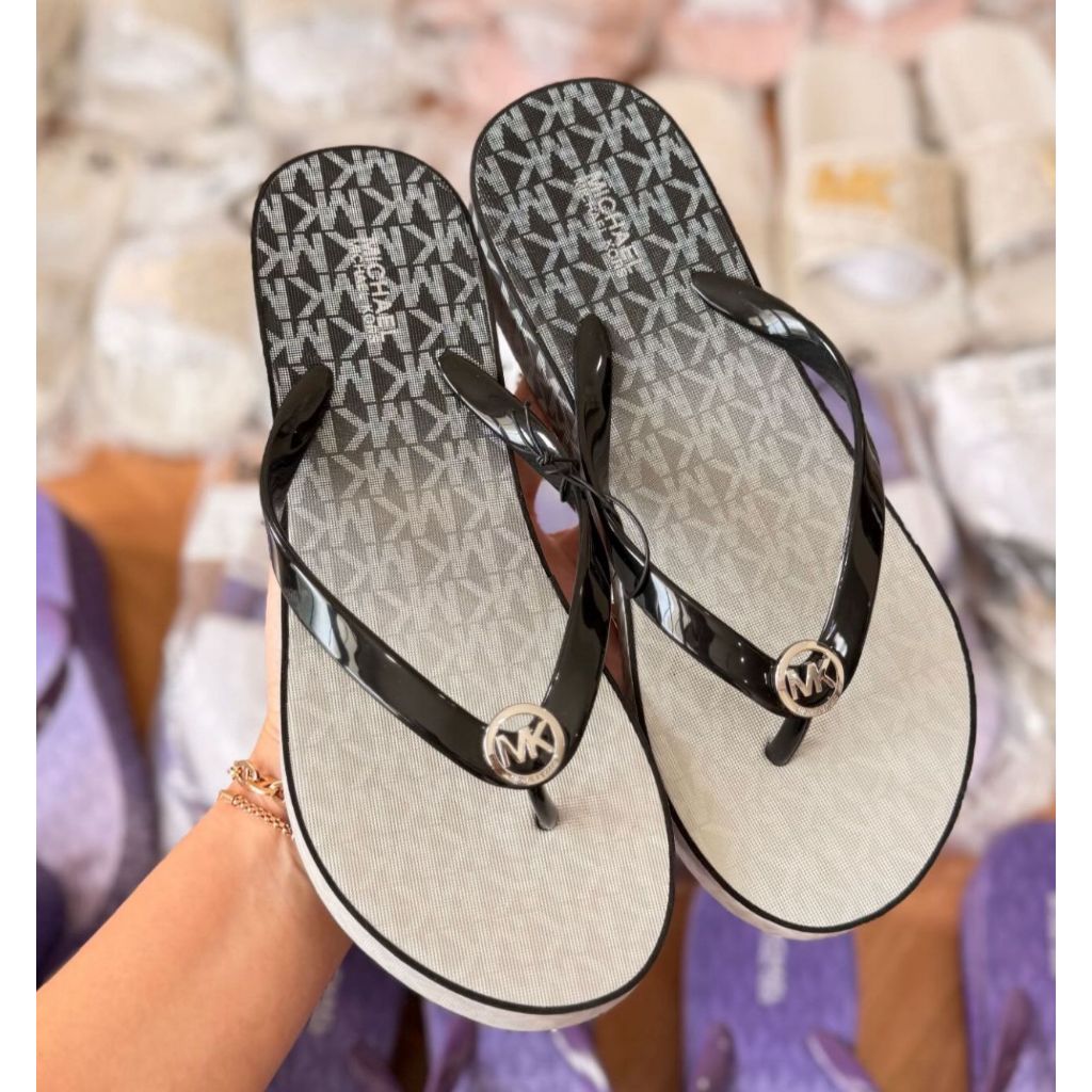 MK BEDFORD FLIPFLOP SANDAL