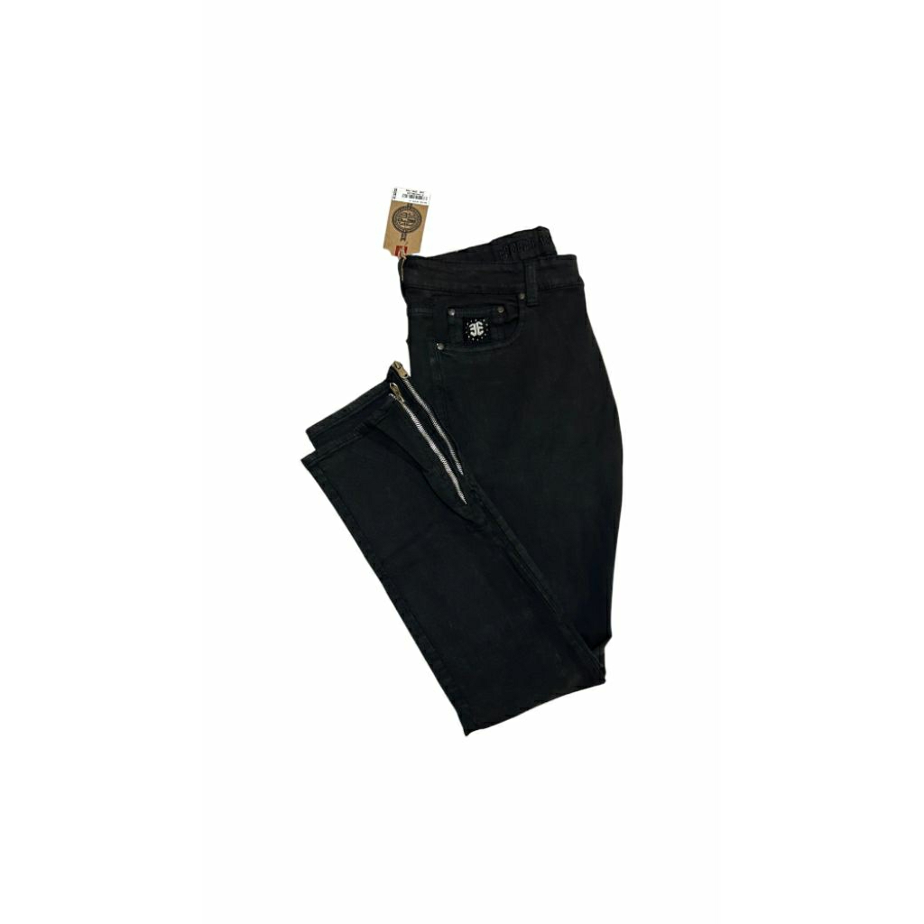 Celana jeans epidemic