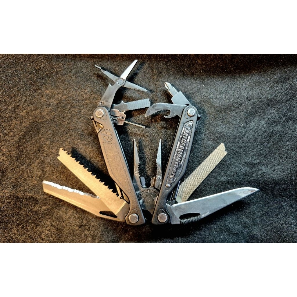 Leatherman Charge AL Black Oxide. Kondisi terawat baik, dengan mata pisau 154cm yg terstropping sang