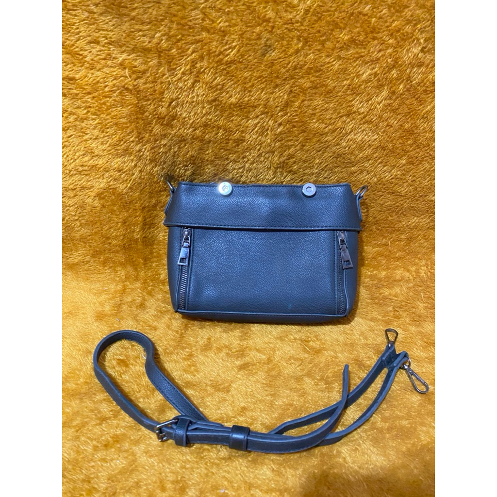 PL Tas Jinjing Perempuan Hand Bag Kulit Hitam