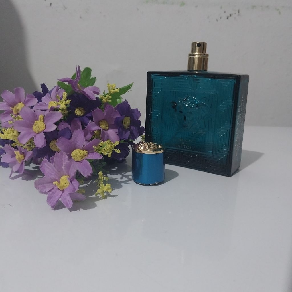 Versace botol bekas kosong