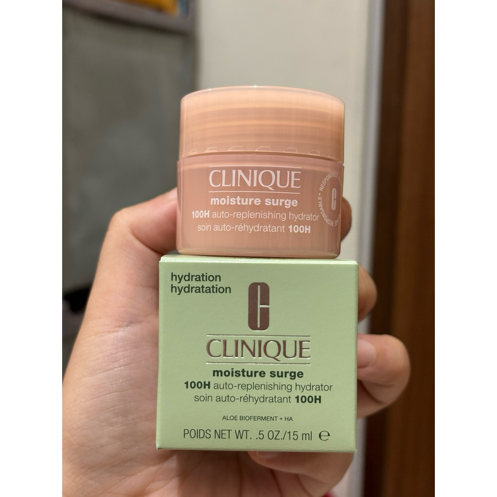 CLINIQUE Moisture Surge 100H auto - replenishing hydrator