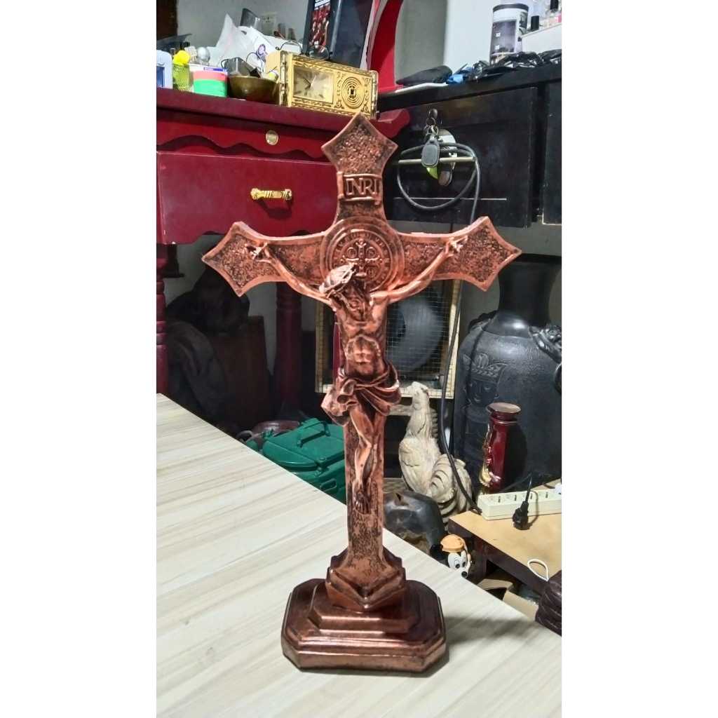 Pajangan Meja Salib Yesus Resin Kuno Jadul Antik