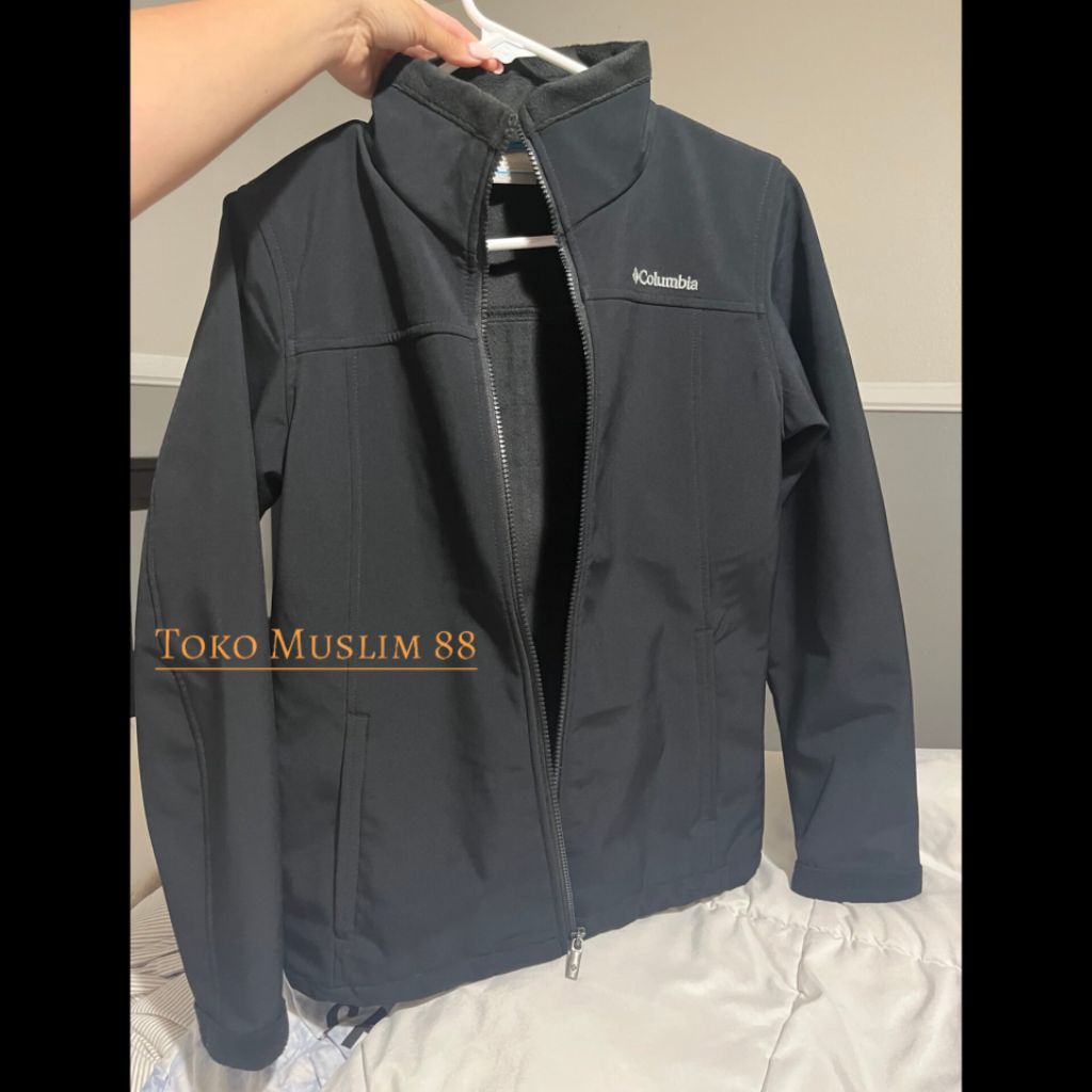 Jaket Softshell Perempuan By COLUMBIA
