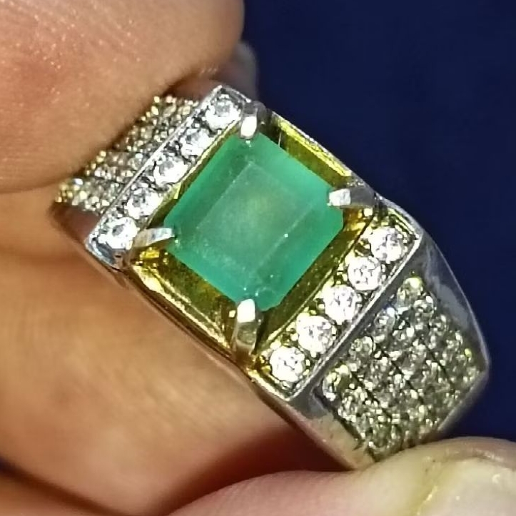 Natural Zamrud  ( Emerald Beryl) Garansi 100% Memo  GLI