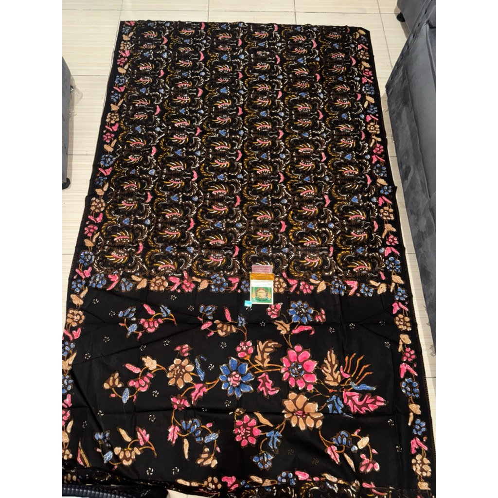 Sarung putri kembar Sidomukti