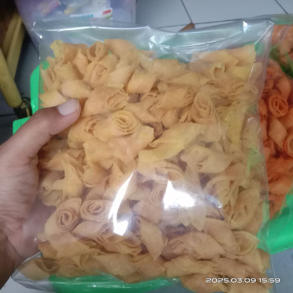 Keripik Kulpi (kulit lumpia)