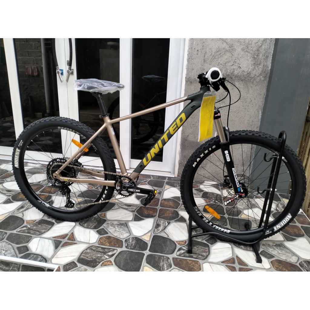United Clovis 6.10 Sepeda Gunung 27.5 ince Deore 12 speed