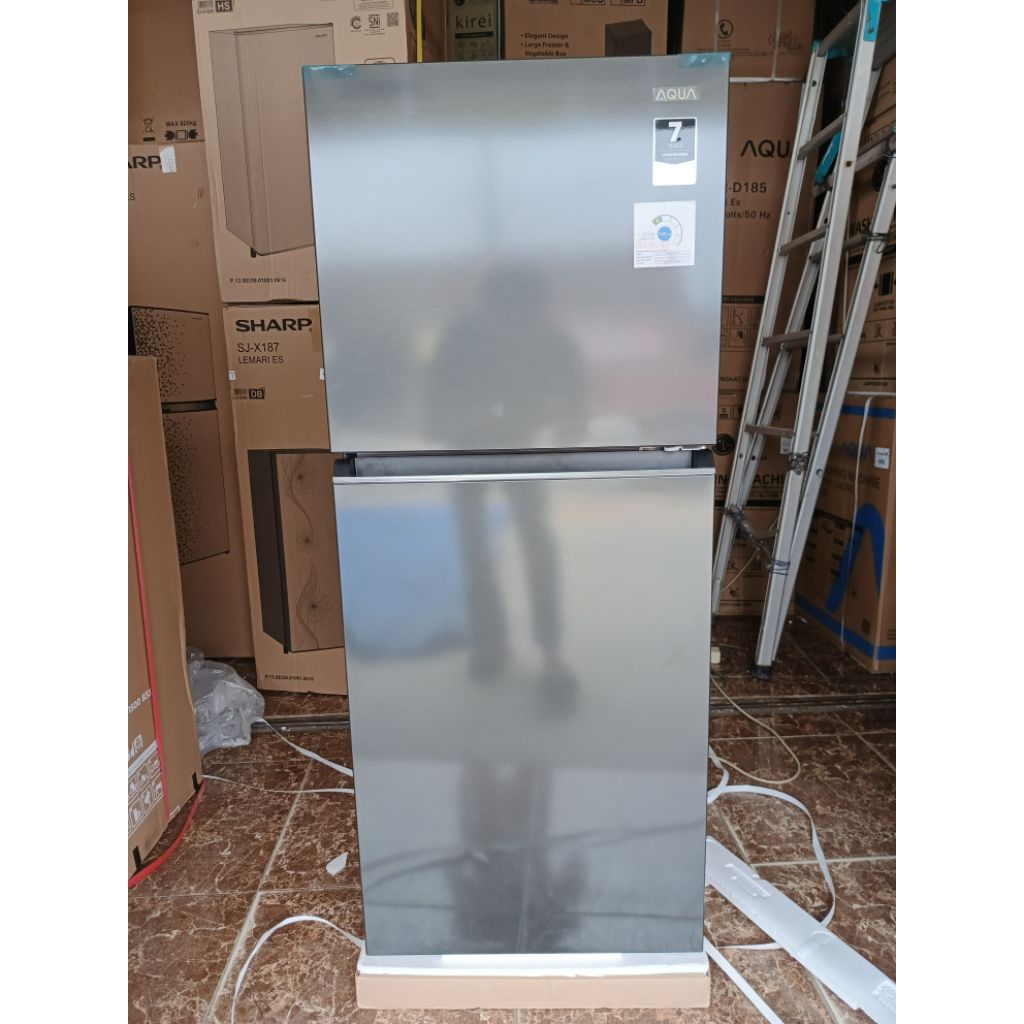 kulkas aqua 2 pintu /kulkas aqua 245 cb low watt