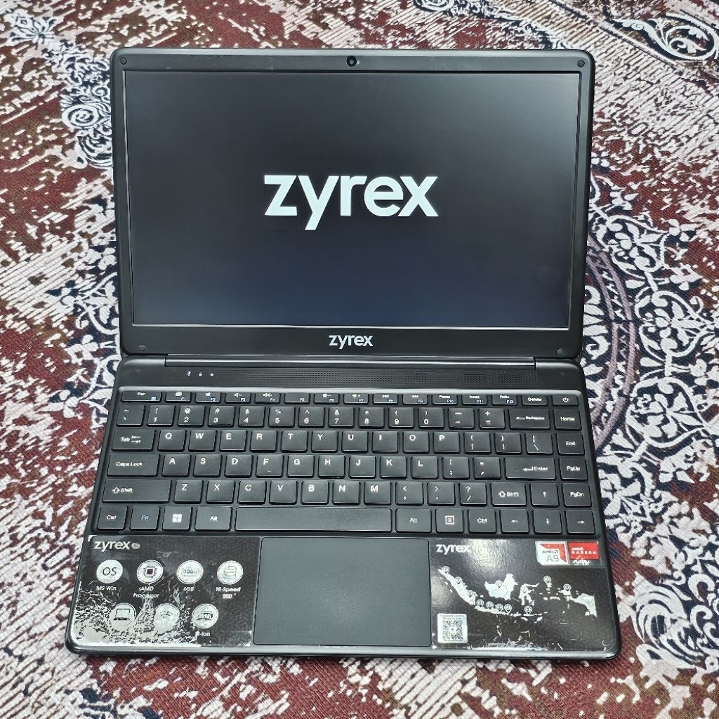 Laptop Zyrex kintamani AMD A9-9400 RAM 4GB SSD 128GB WINDOWS 11