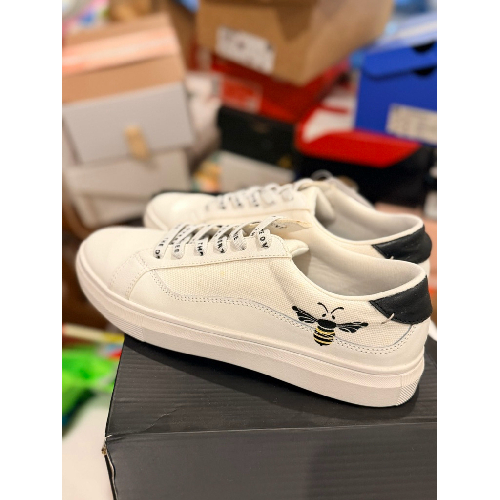 Sepatu Kets Lokal Wanita Merk Ricosta