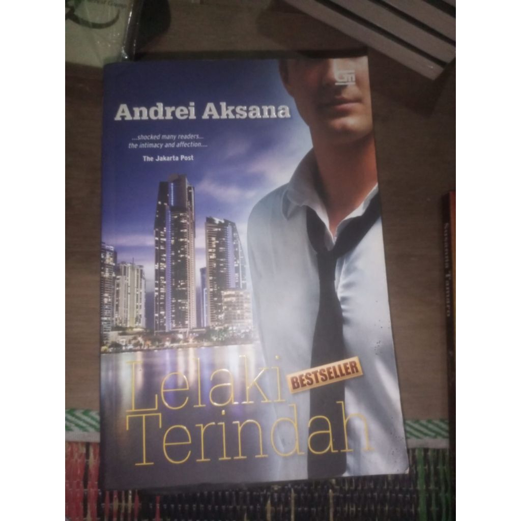 LELAKI TERINDAH/Andrei Aksana, novel best seller, gramedia