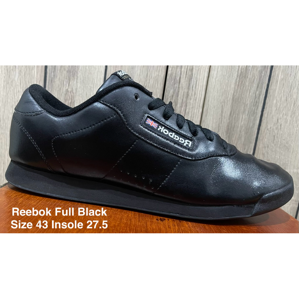 Reebok FULL BLACK SZ 43