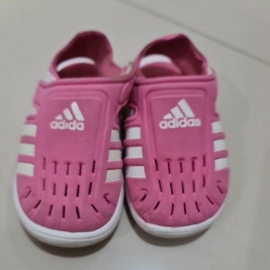 preloved sepatu anak adidas (asli)