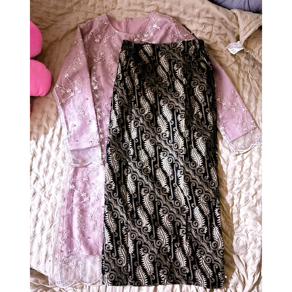 KEBAYA SET WARNA LILAC