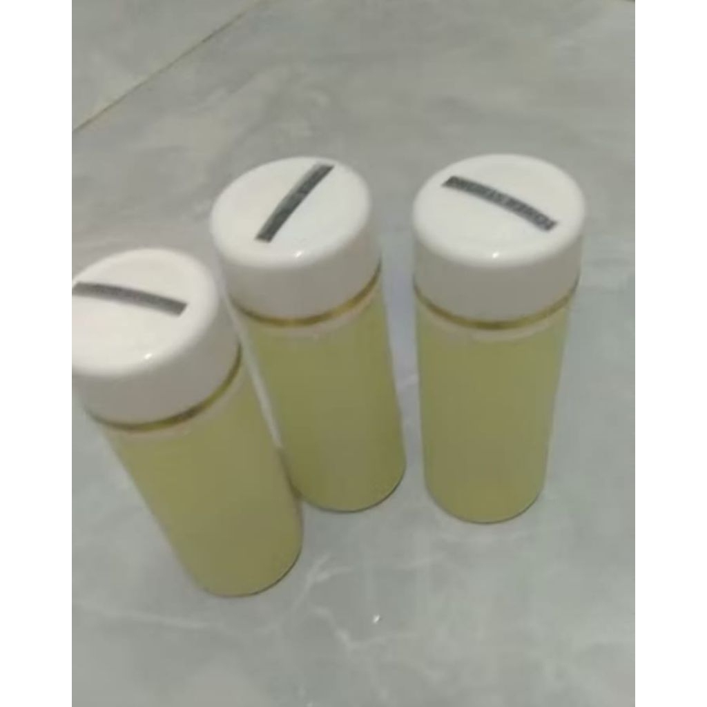 Toner strong pengelupasan menghilangkan flek hitam dan jerawat