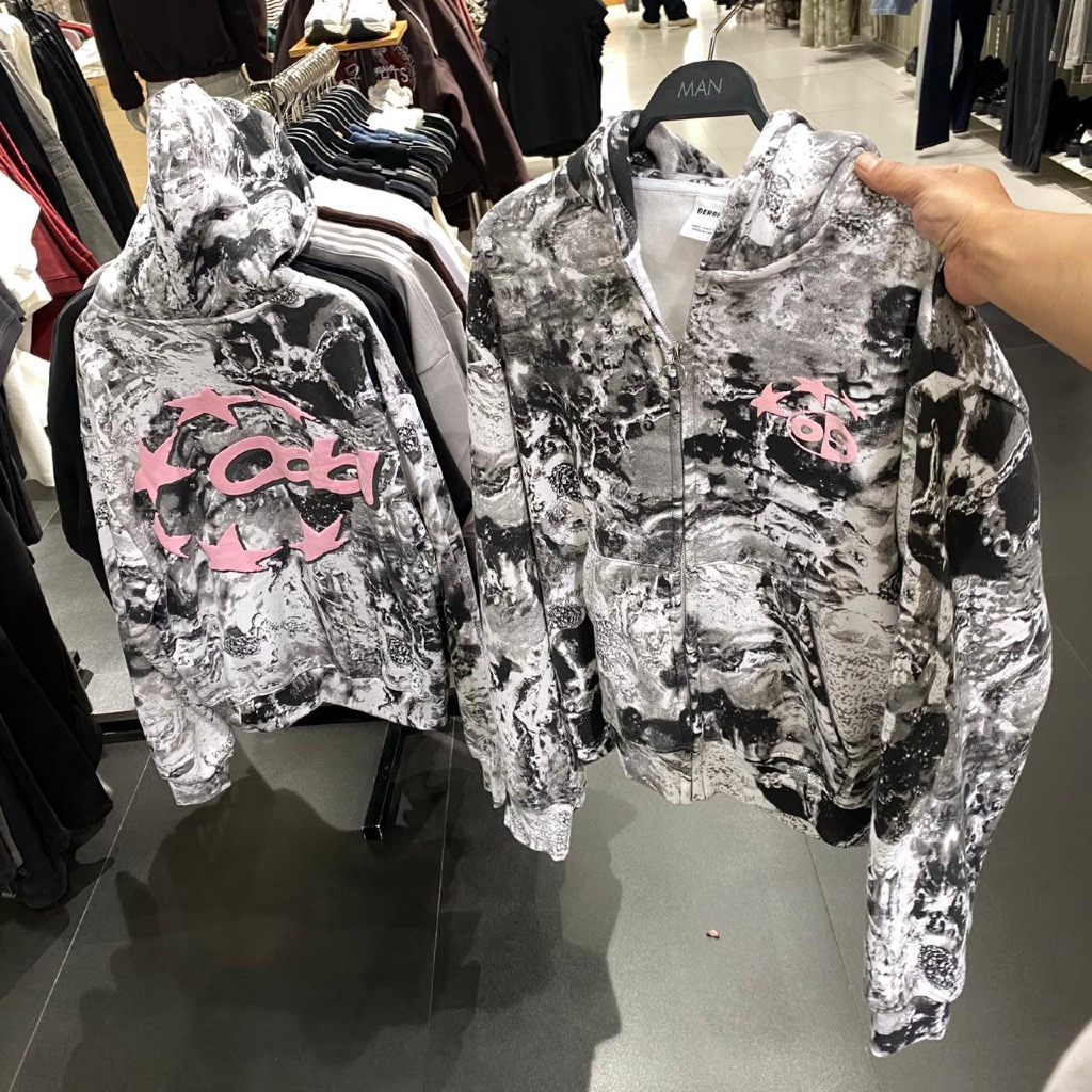 JASTIP. Hoodie Zipper Bershka (MAN)