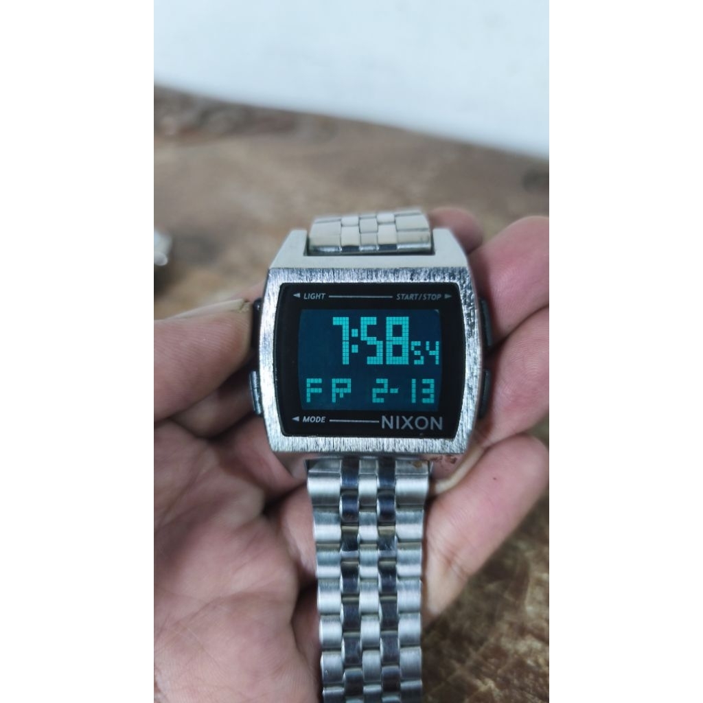Jam Tangan Nixon Jam Tangan Bekas