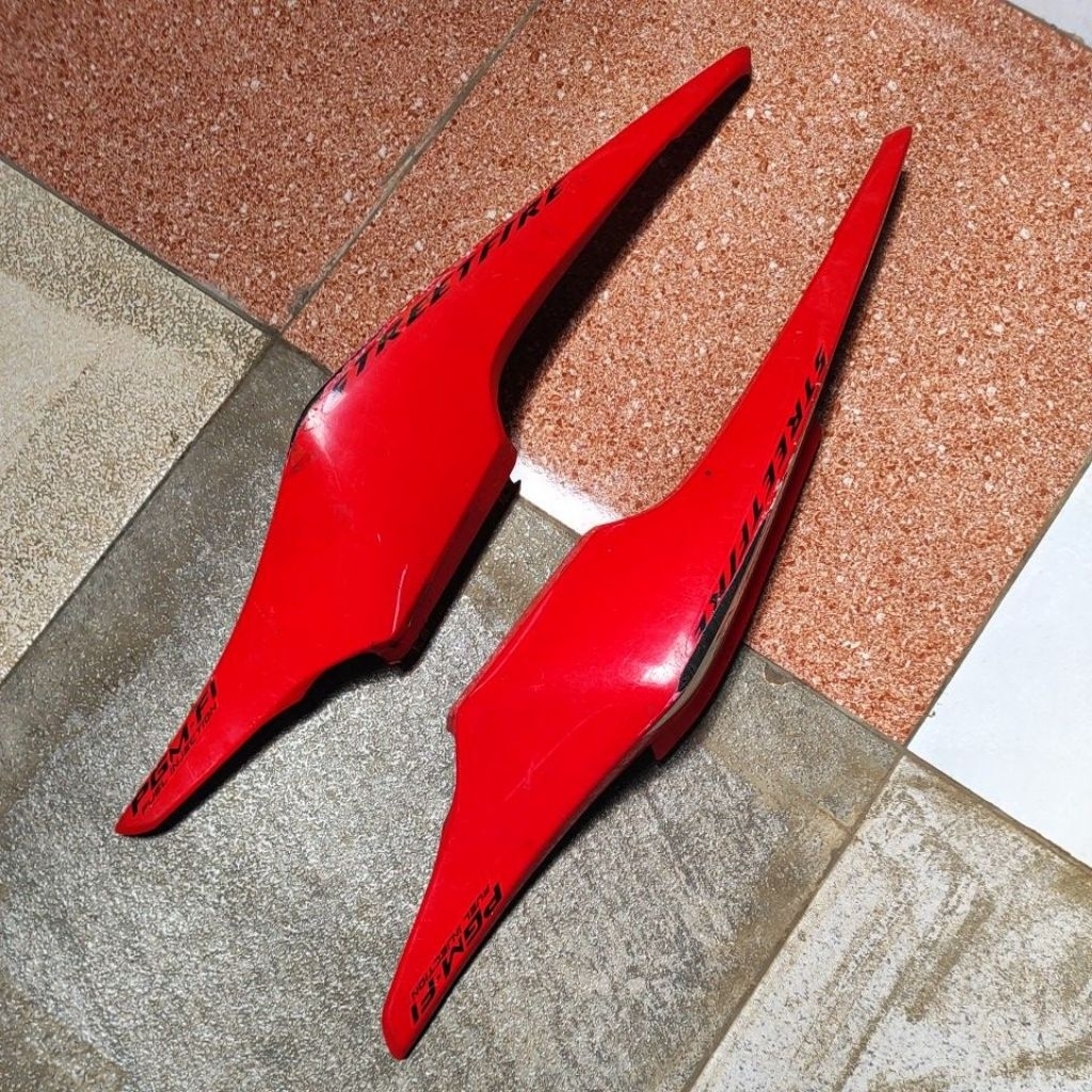 body belakang body samping kanan/kiri HONDA CB 150R OLD original K15