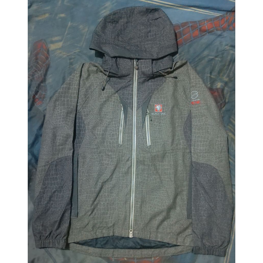 Jaket Outdoor Gorpcore Black Yak Extreme Peak