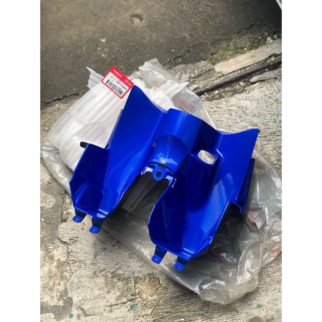 81131-KVB-N50SBM Dek kunci cover inner upper vario 110 techno biru original ahm nos new old stock kv